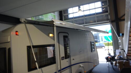BURSTNER AVERSO 460 TS 2011 VASTBED RONDZIT MOVER LEVELER CASSETTELUIFEL - Afbeelding 3