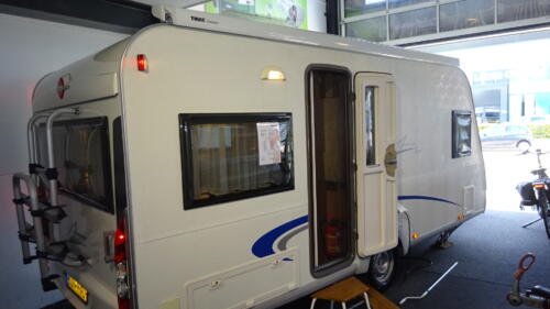 BURSTNER AVERSO 460 TS 2011 VASTBED RONDZIT MOVER LEVELER CASSETTELUIFEL - Afbeelding 4