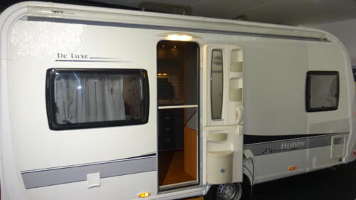 HOBBY de LUXE 460 UFe 2011 VASTBED RONDZIT MOVER ZAKLUIFEL - Afbeelding 2