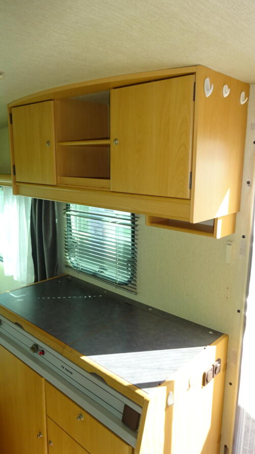 ADRIA Unica 390 DS 2000 DINETTE en TREINZIT 730 kg - Afbeelding 3