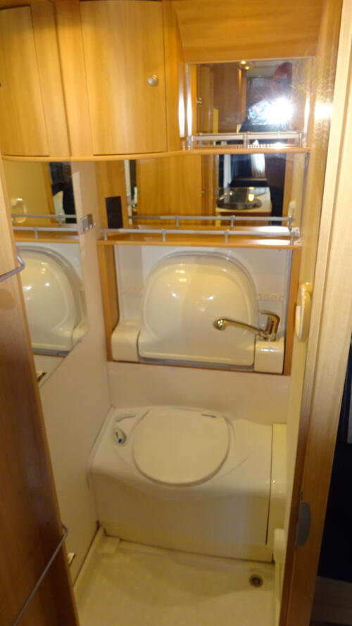 DETHLEFFS CAMPER 450 V 2010 ENKELE BEDDEN RONDZIT MOVER Voortent - Afbeelding 12