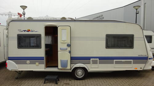HOBBY Excellent Easy 540 UL 2005 Enkele Bedden en Rondzit Ventura Voortent 3 m - Afbeelding 2