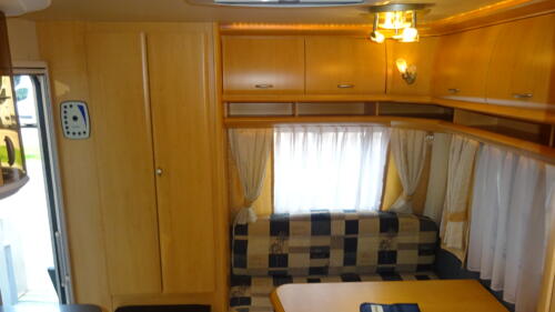 HOBBY de LUXE 440 SF 2008 UNICO Voortent ,petluifel en luifel - Afbeelding 8