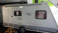 CARAVELAIR ANTARES LUXE 426 2009 VASTBED, 3 STAPELBEDDEN, middenZIT, MOVER, BANK AIRCO enz