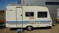 HOBBY de LUXE 400 KB 2000 dubbele DINETTE en STAPELBED Voortent