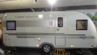 ADIA ADORA 512 UP 50 Years 2016 VASTBED (lengte) Rondzit Voortent Luifel met Zijwanden MOVER TOP