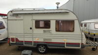 HOME CAR RACER 39 Trophy 2001 DINETTE TREINZIT 830 kg
